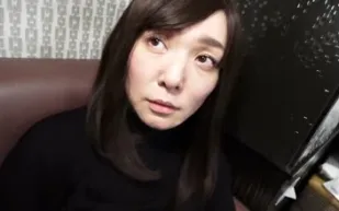 FC2PPV-1882019 沉迷於男公關偷偷動用了家裡的積蓄讓男公關在她體內高潮