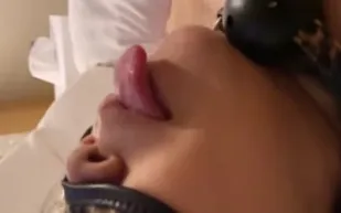 FC2PPV-4575948 拘束絕美女人妻的AV狂熱變態鬼畜社長