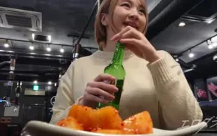 FC2PPV-1778125 擁有四分之一日本血統聰明漂亮的前時裝模