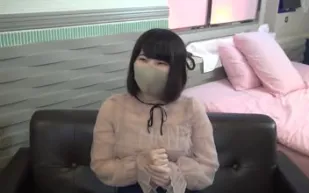 FC2PPV-1757093 年輕性感的女孩