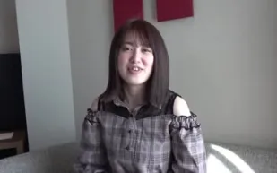 FC2PPV-1728986 擁有F罩杯的高級日本餐廳員工