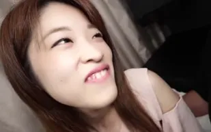 FC2PPV-4810982 輕鬆搞定一個經驗不足的年輕素人少婦