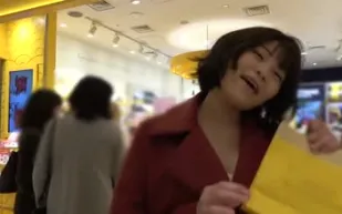 FC2PPV-4568174 噴潮失禁陰部愛撫下像小狗般嬌喘墮落快感
