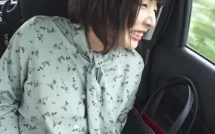 FC2PPV-1474405 熱情奔放蕩婦的暴露之旅