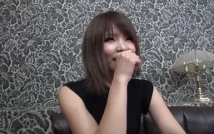 FC2PPV-1511351 嬌小可愛的女孩