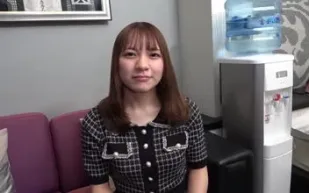 FC2PPV-4567390 居酒屋正經職員麻由美大量潮吹