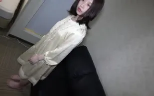 FC2PPV-1304781 曾在藝術之都法國留學優雅內斂的女孩