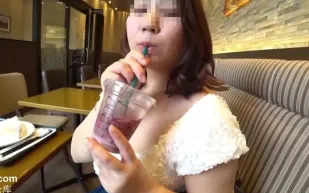 FC2PPV-1118809 窗簾全開被她解開內衣意外事件發生森林中的野營約會偷拍性愛
