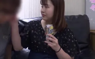 FC2PPV-1109079 無個人拍攝棉花糖身材的敏感少女梅子22歲意外發生後未經允許射精
